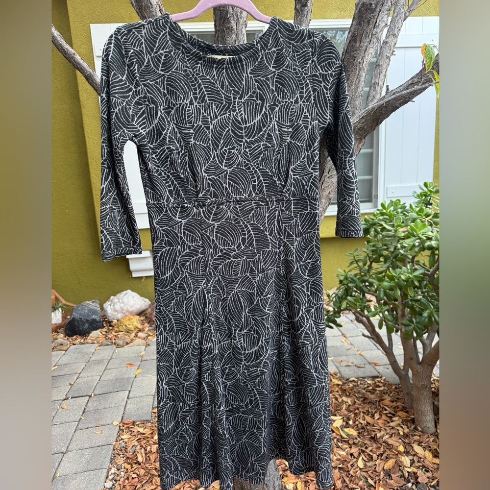 ROYAL ROBBINS Black and White Leaf Pattern Dress Size Small